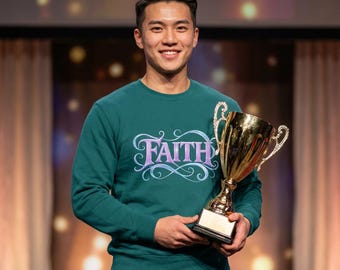 Sudadera unisex con logo Faith Script / Letras en acuarela pastel, suéter de manga larga con diseño religioso inspirador, disponible en varios colores.