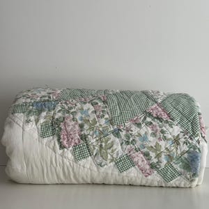 Vintage Floral Patchwork Quilt | Green Gingham, Full Queen Size