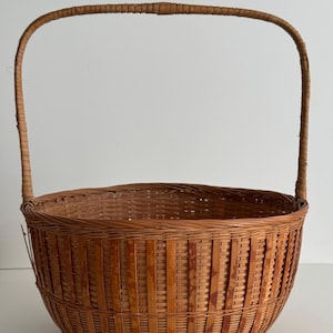 Large Vintage Wicker Basket: Antique Easter Decor