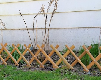 Bamboo Slat Expandable Border, 12" H x 72" L