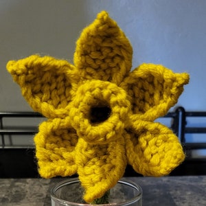 Loom knit Daffodil Pattern