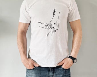 Camiseta personalizada para papá con nombres de niños, camiseta personalizada para papá, camiseta para abuelo, regalo del Día del Padre para papá, mano de papá con nombre de niño, regalo para él