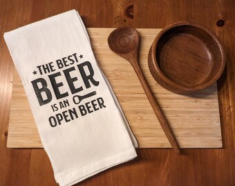Funny Beer Dish Towel Housewarming Gift "La mejor cerveza es una cerveza abierta" / Amante de la cerveza / Regalo de anfitriona / Regalo de cocina / Regalo divertido / Regalo de cerveza / Regalo