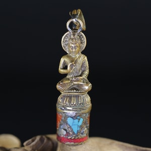 Antique Brass Gilt Buddha Statue: Nepali Altar Display (1700s)