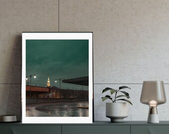 Escena nocturna del centro de autobuses en Union Station en Nueva Inglaterra, Massachusetts, Worcester, arte de pared digital para dormitorios y salas de estar o galería
