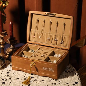 Personalisierung Holz Schmuckschatulle, Retro Schmuckschatulle, wunderbares Geschenk für sie, Hochzeitsgeschenk, elegantes Geschenk, Schmuckschatulle aus graviertem Holz