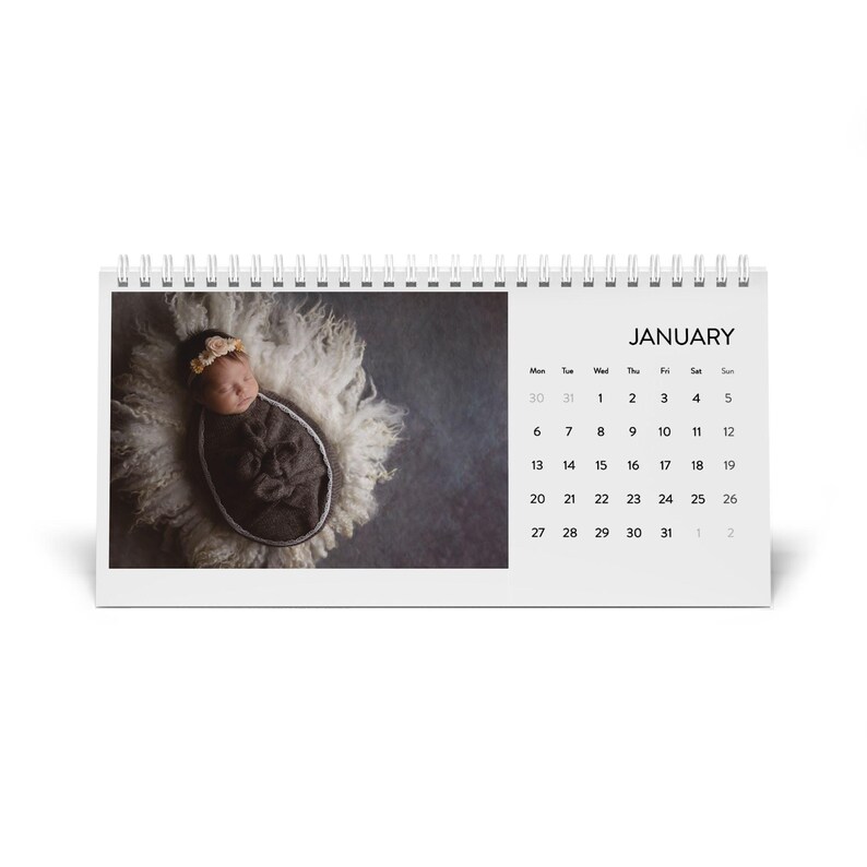 2025 Calendar Personalized Custom Photobook Photos, Templateessential
