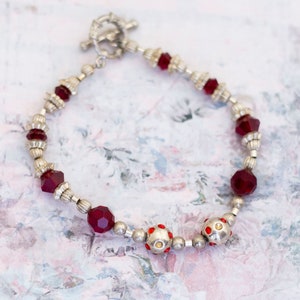 Vintage Red Beads Beautiful Silver Tone Beaded Bracelet 8 inch - BB16
