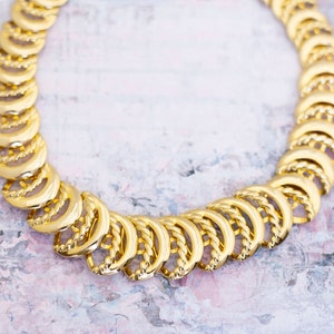 Vintage Gold Tone Moon Crescents Elegant Necklace 18 inch - BB10