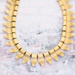 Vintage Gold Tone Fashionable Arrow-shaped Elegant Choker Necklace - BB16