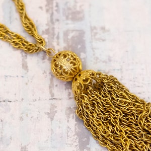 30 inch, Vintage Dangling Chain Links Gold Tone Tassel Necklace - BB24