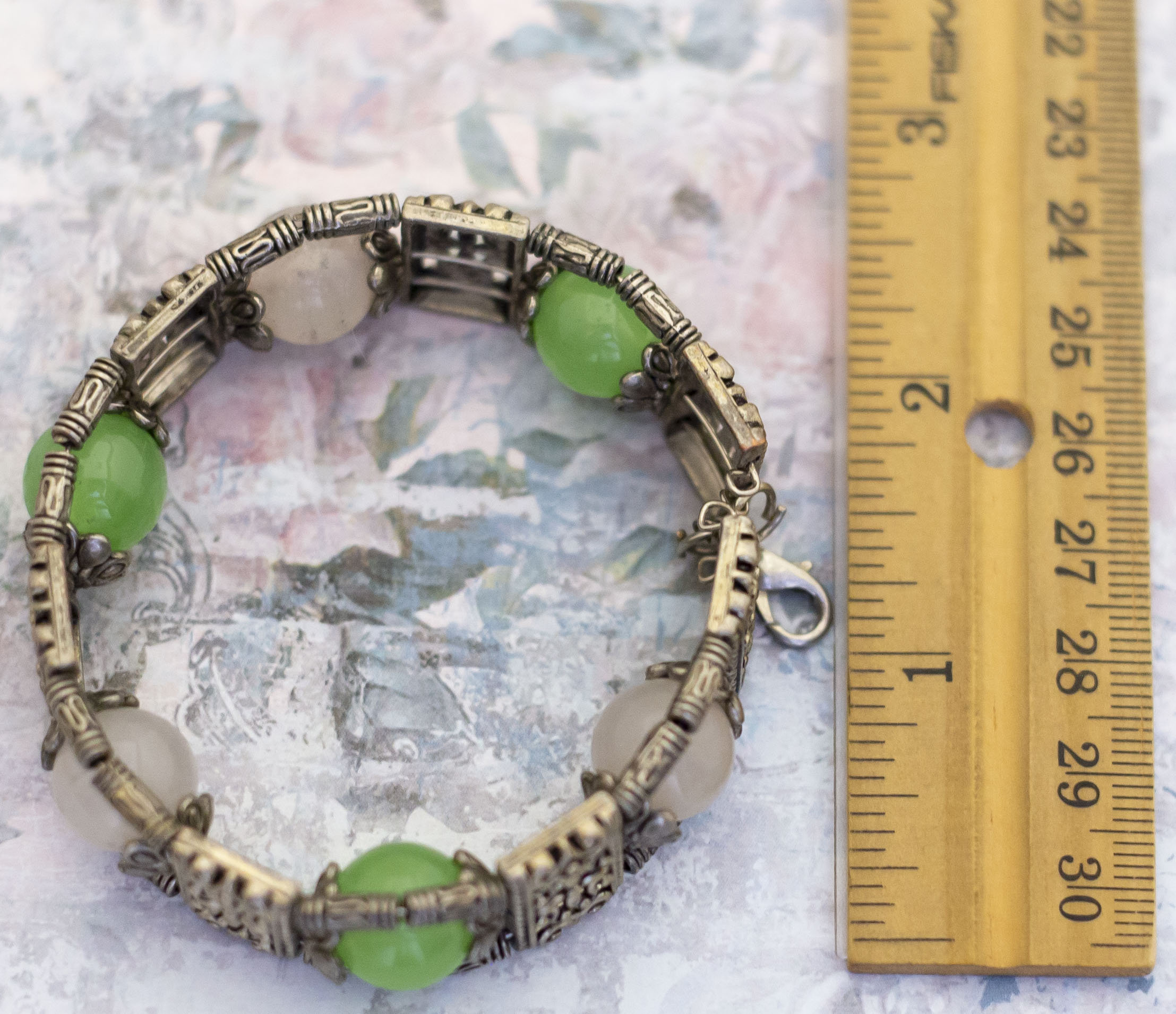 ブレスレット VINTAGE HOLLYWOOD Vine Beads Bracelet 4BFK491 Vintage Glass Green & White Beads Silver Tone Bracelet 7