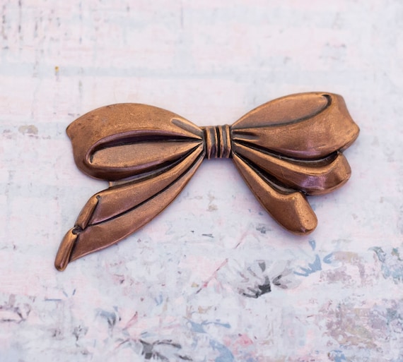 Vintage Bronze Tone Elegant Ribbon Brooch - BB6 - image 1
