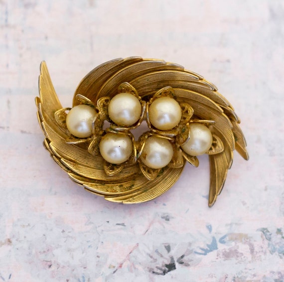 Vintage Celtic Angel Wings Faux Pearl Brooch - BB5 - image 1