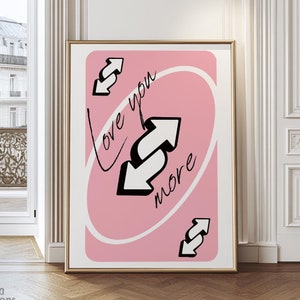 Arte de parede "Te Amo Mais", Impressão de Carta de Baralho Retro Moderna, Pôster Rosa Pastel, Decoração com Citação Preppy, Presente Romântico, Arte Digital para Apartamento Feminino