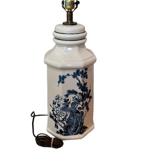 Vintage Porcelain Chinoiserie Lamp Blue and White 21” Tall Octagonal Base