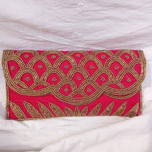Bolso de mano de terciopelo rosa con cuentas, bolso floral blanco, bolso de boda indio, bolso de mano de fiesta, bolso de mano bordado a mano, bolso de mano para damas de honor, regalo