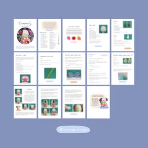 Pu&ograve; includere: Una raccolta di modelli all'uncinetto, tra cui una copertina con il titolo "Puppersly" e un'immagine di una bambola all'uncinetto. Le pagine contengono istruzioni, diagrammi e tabelle dei colori per creare giocattoli amigurumi. Lo sfondo &egrave; azzurro.