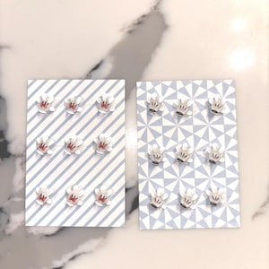 Minnie or Mickey Glove Magnet - Set of 9