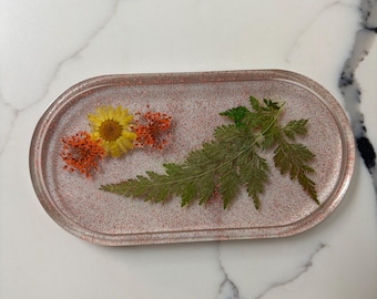 Schmuckschale mit getrockneten Blumen: Handgemachte Schmuckschale