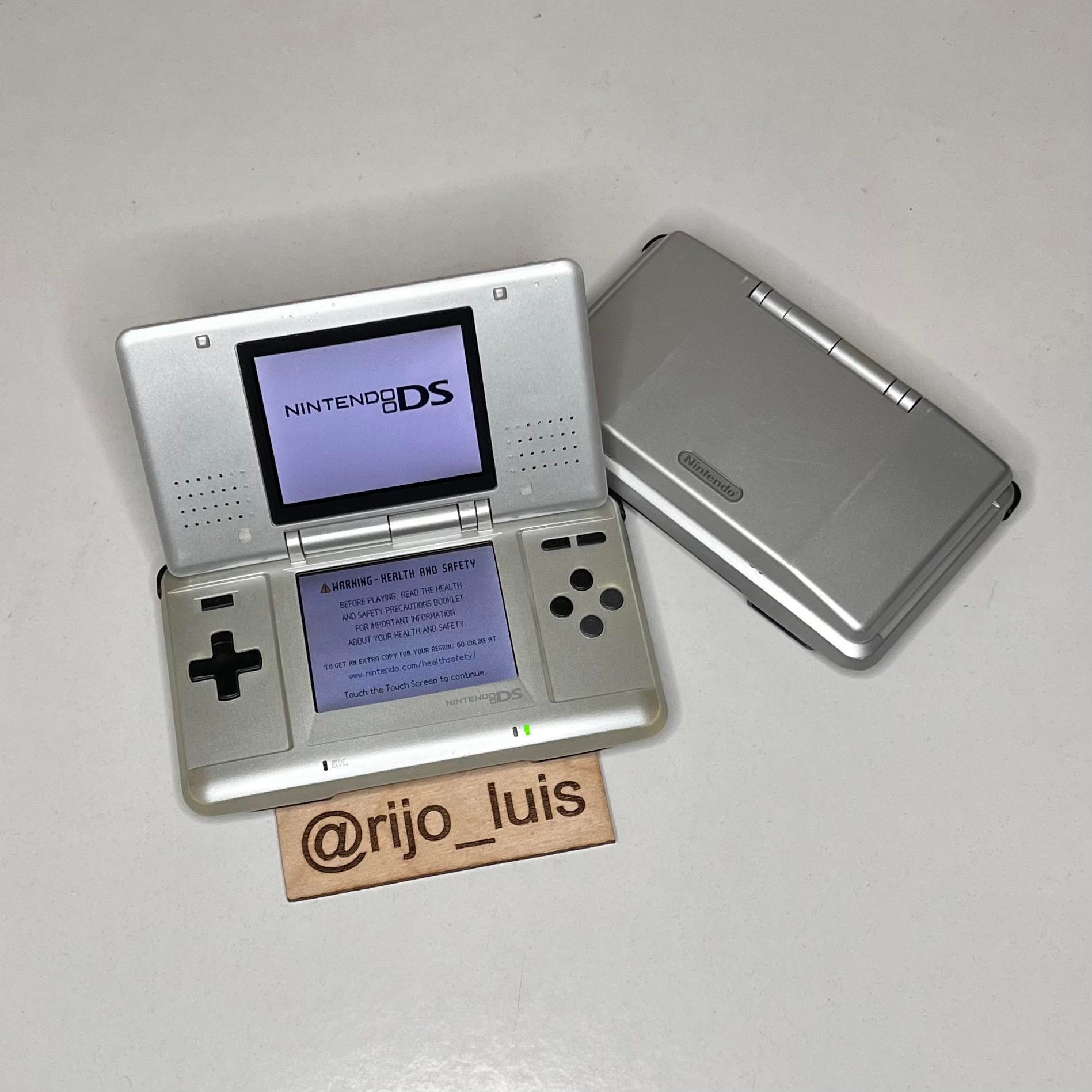 Nintendo DSi XL Metallic Rose feat. Kirby Super Star Ultra in 2023