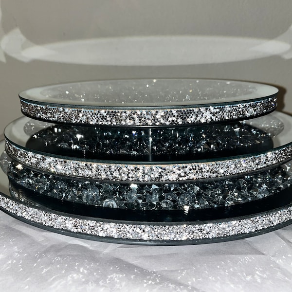 Solid Diamond accents w/ mirror trim display Trays