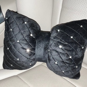 Oreiller d&#39;appui-tête de voiture en peluche avec accent de diamant