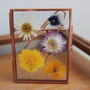 Pressed Flower Frame with Real Flowers, 3"x4"