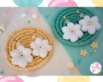 Flower crochet earrings daisy, cozy outfit accessories, gift for her, colorful, Handmade, glass beads, gold plated