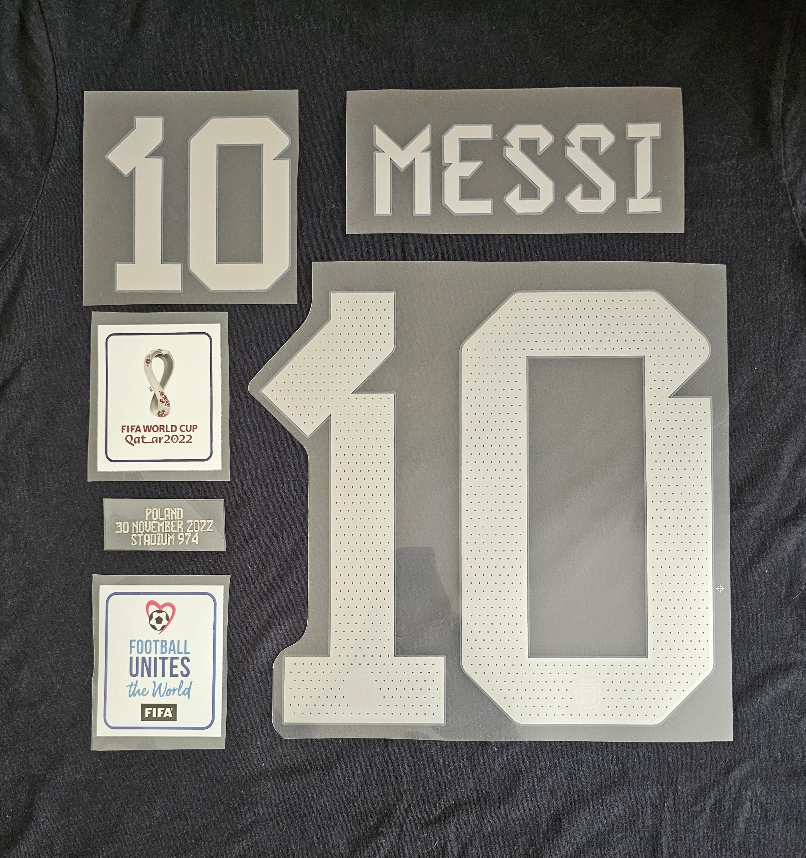 Messi #10 Silver Nameset Coppa del Mondo Qatar 2022 Argentina Polonia Toppa manica Distintivo Squadre nazionali Calcio Trasferimento termico