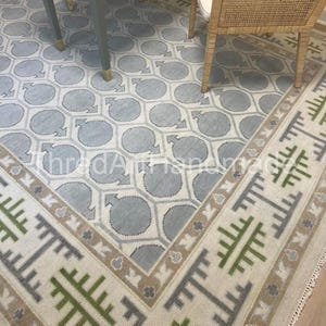 Hand-Knotted Oushak Wool Rug: Gray Beige Turkish Knot, Vintage Style