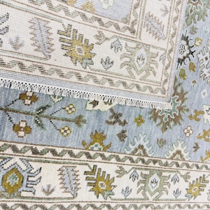 Hand Knotted Wool Oushak Rug: Light Blue Geometric Turkish Knot