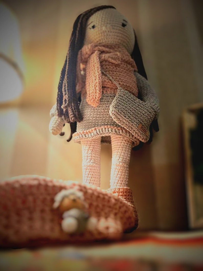 bambola parigina all'uncinetto bambola fatta a mano bambola grande bambola regalo di compleanno per ragazza arredamento interno della bambola bambola bambola grande bambola con vestiti bambola con cappello immagine 8