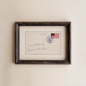 Impression de carte postale Land Of The Free, timbre tendance, art mural, décoration patriotique des États-Unis, affiche de la fête de l'indépendance, impression américaine vintage art du 4 juillet
