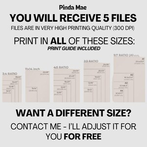 Op de afbeelding: Een grafiek die vijf verschillende afdrukformaten voor digitale downloads laat zien. De formaten zijn aangegeven in inches en centimeters. De tekst luidt: "U ontvangt 5 bestanden. De bestanden zijn van zeer hoge afdrukkwaliteit (300 DPI). Druk in al deze formaten: Afdrukhandleiding inbegrepen. Wilt u een ander formaat? Neem contact met me op - ik pas het gratis voor u aan."