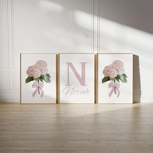 Aangepaste naam kunst meisjeskamer set van 3, gepersonaliseerde strikafdrukken kinderkamer, roze, blauw of groen babymeisje kinderkamer kunst aan de muur kunst flirt, strik
