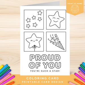 Może przedstawiać: Czarno-biała karta do kolorowania z napisem "PROUD OF YOU" i "YOU'RE SUCH A STAR!". Karta zawiera cztery kwadratowe ilustracje gwiazd i serpentynę. U dołu widnieje napis "COLORING CARD PRINTABLE CARD DESIGN".