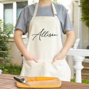 Personalized Apron, Custom Apron, Name Apron, Personalized Apron For Women, Kitchen Apron, Cooking Apron, Baking Apron, Gift for Mom