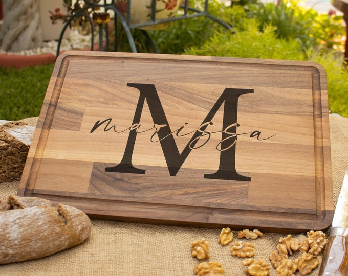 Aangepaste snijplank, gepersonaliseerde snijplank, eerste snijplank, gegraveerde houten plank, monogram snijplank, vleeswarenplank