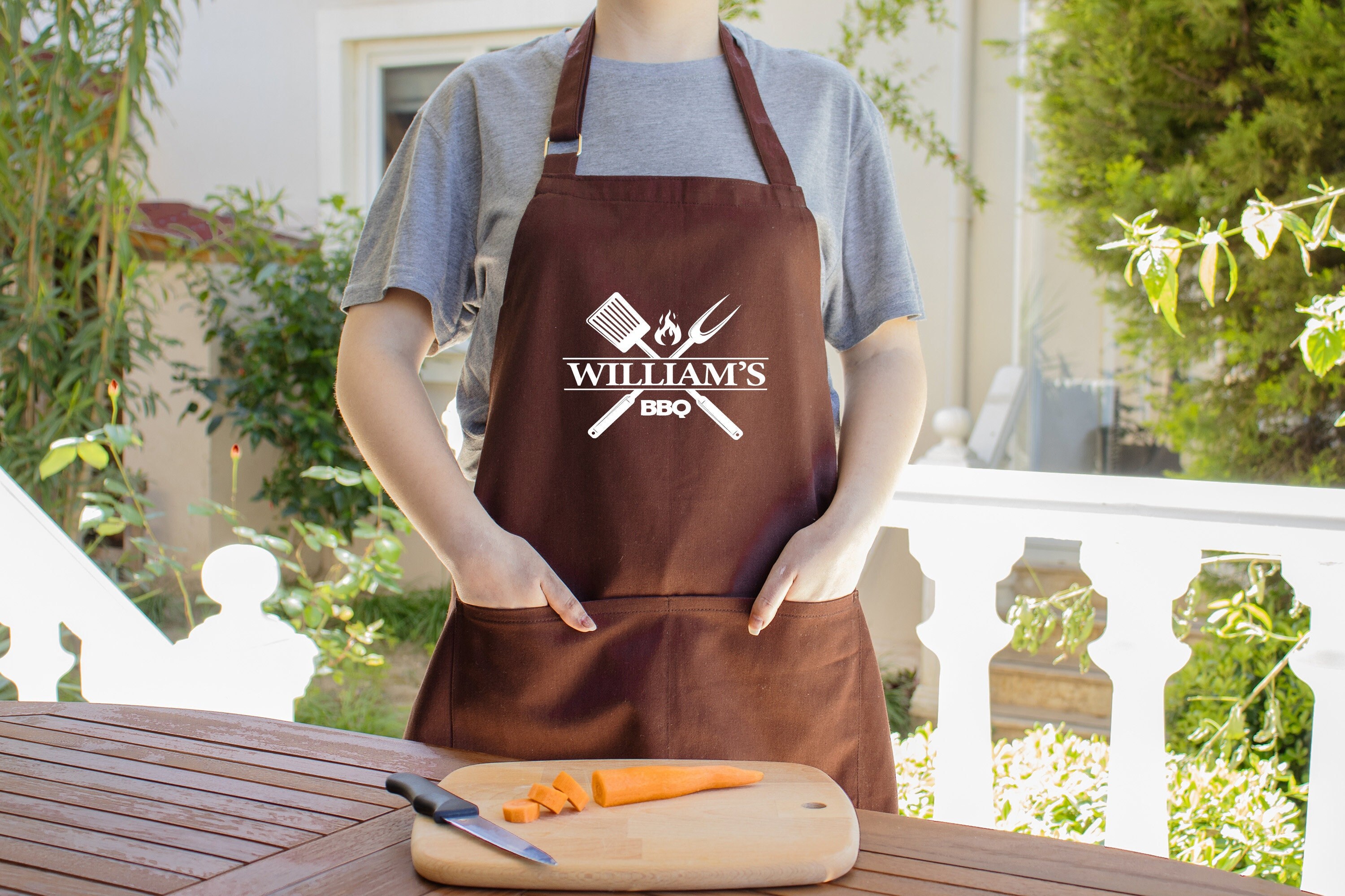 Personalized Initial Name Apron Kitchen Gifts for Women Man - Custom  Initial Design Chef Cooking BBQ Grill Baking Barbecue White Aprons - Cute  Gifts