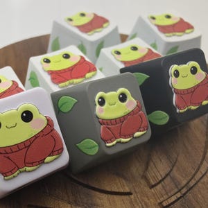 Frog Keycap – Cozy Jumper Mechanical  Keyboard Accessory