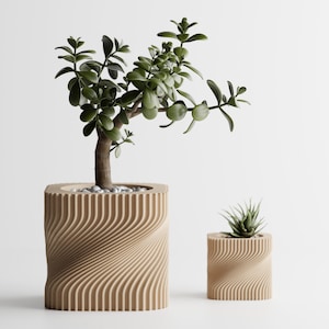 Puede incluir: Un letrero de madera rústica con el texto "Welcome to our home" en letras blancas. El letrero presenta un acabado envejecido y un diseño simple y acogedor, perfecto para la decoración de la puerta principal.