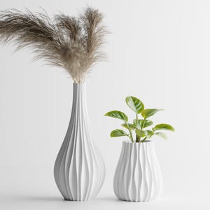 溝付き花瓶とリブ付き植木鉢のセット、モダンな波型セラミックスタイルの容器セット、ミニマリストな背の高いパンパスグラスホルダー（ホームデコレーション用）