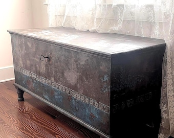 ANTIQUE HOPE CHEST | Blanket Chest | Antique Trunk | Solid Wood Storage Chest | Ancient Patina Style | Trousseau | Medieval Primitive Chest