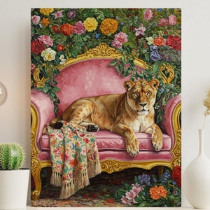 Pintura a óleo maximalista de leoa elegante, pôster de dopamina de gato grande, estampa floral eclética de animal selvagem kitsch, arte de parede para impressão de leão #N03