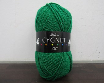 Brand New Deluxe Cygnet Yarn - Emerald Green - DK - 100g - Acrylic - Machine Washable - Knitting and Crochet Wool