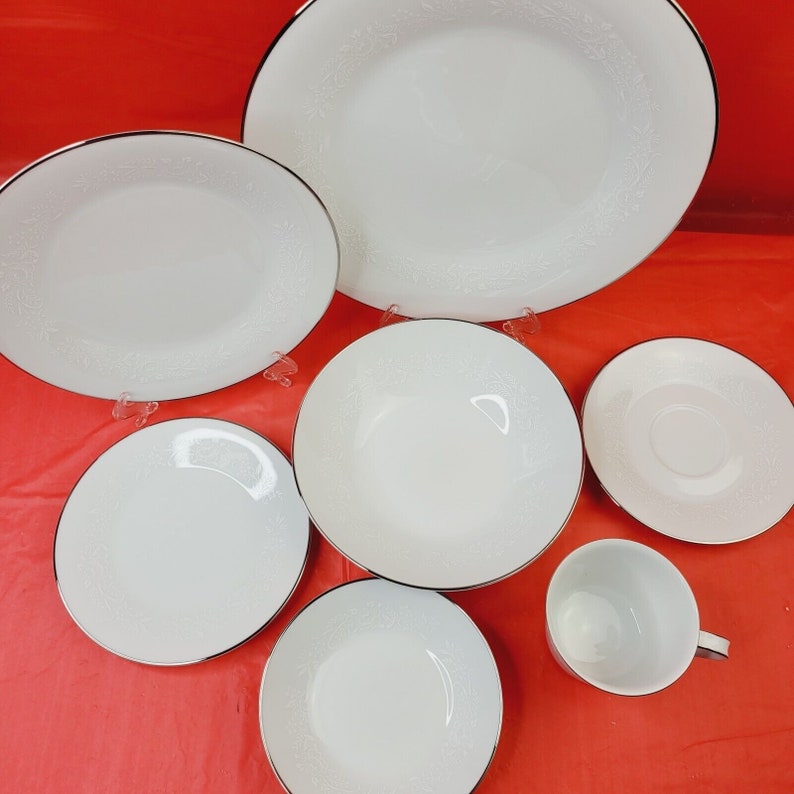 Vintage 7 Pc Single Setting NORITAKE Reina 6450 White Lace Floral Dinnerware Set image 8