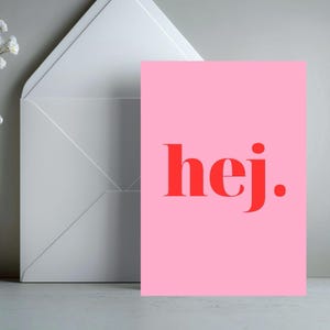 Minimalistische Grußkarte hej, trendy Karte zum Verschenken, moderne Postkarte mit Umschlag, liebevolle Geschenkbeilage
