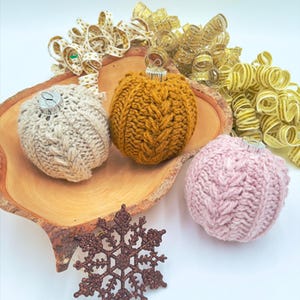 Tree Ornament Crochet Pattern