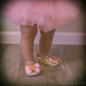 Zapatos de Minnie Mouse rosas y dorados: zapatos para primer cumpleaños, primeros pasos, mocasines, zapatos con brillantina dorada, Minnie Mouse rosa para primer cumpleaños imagen 5